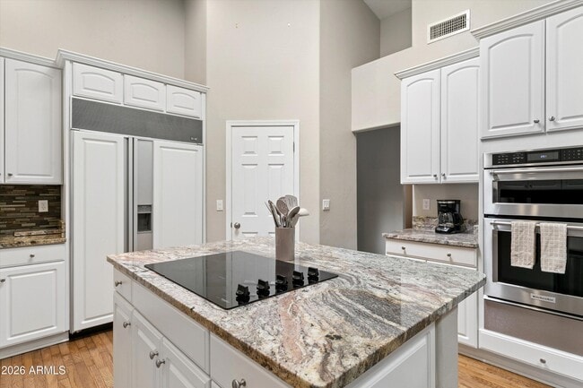 Building Photo - 8611 W Foothill Dr