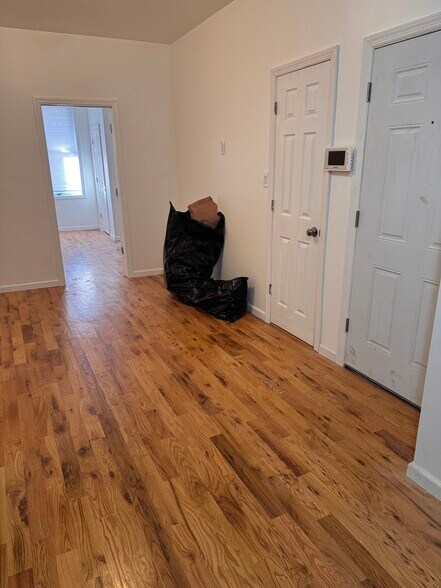 Building Photo - 686 Woodward Ave