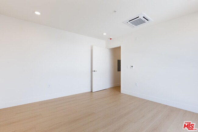 Building Photo - 8561 Belmont St