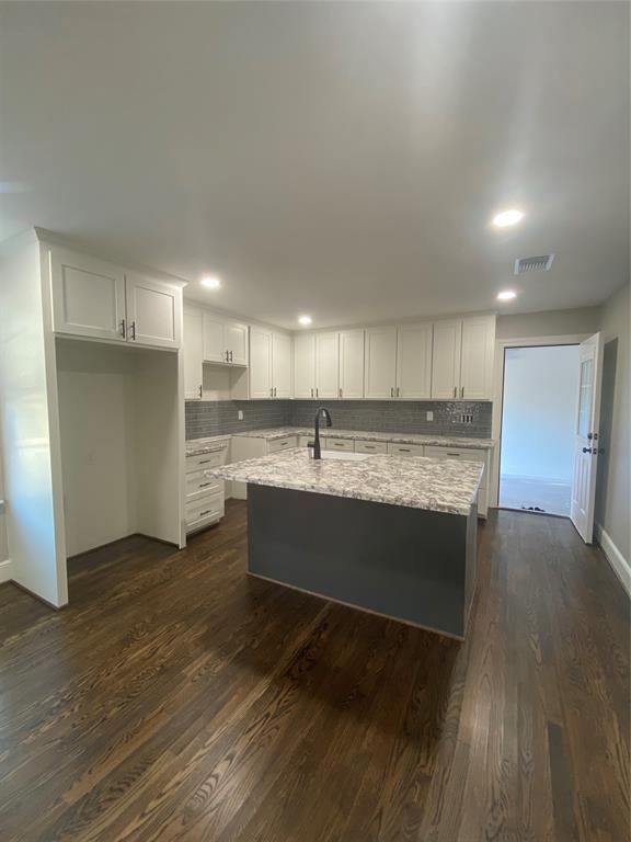 Building Photo - 201 Mesquite St