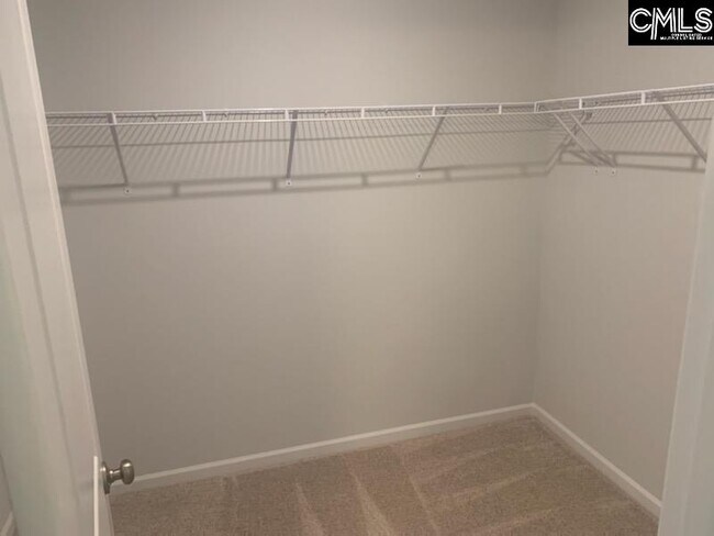 Building Photo - 3055 Hallsdale Dr