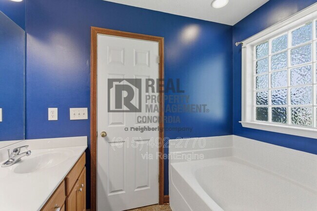 Building Photo - 1934 Mural Ln