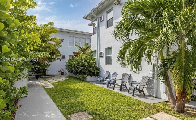 Building Photo - 9473 Abbott Ave