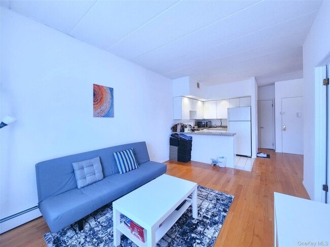 Building Photo - 149-15 Barclay Ave