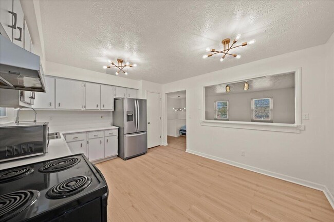 Building Photo - 2237 Wideview Dr