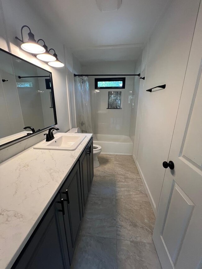 Building Photo - 496 Ave A