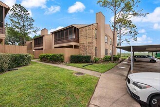 Building Photo - 10555 Turtlewood Ct