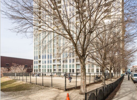 Dog Park - 700 N Larrabee St