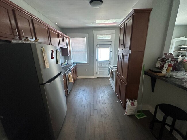Building Photo - 2157 Tuller St