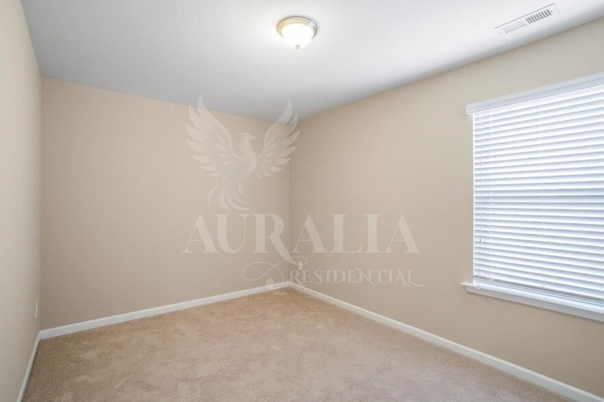 Building Photo - 4430 Hillsgrove Rd