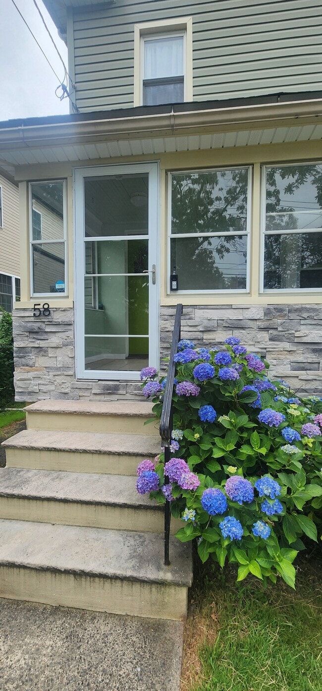 Primary Photo - 58 Laurel Ave