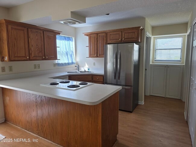 Building Photo - 2950 Florence Dr