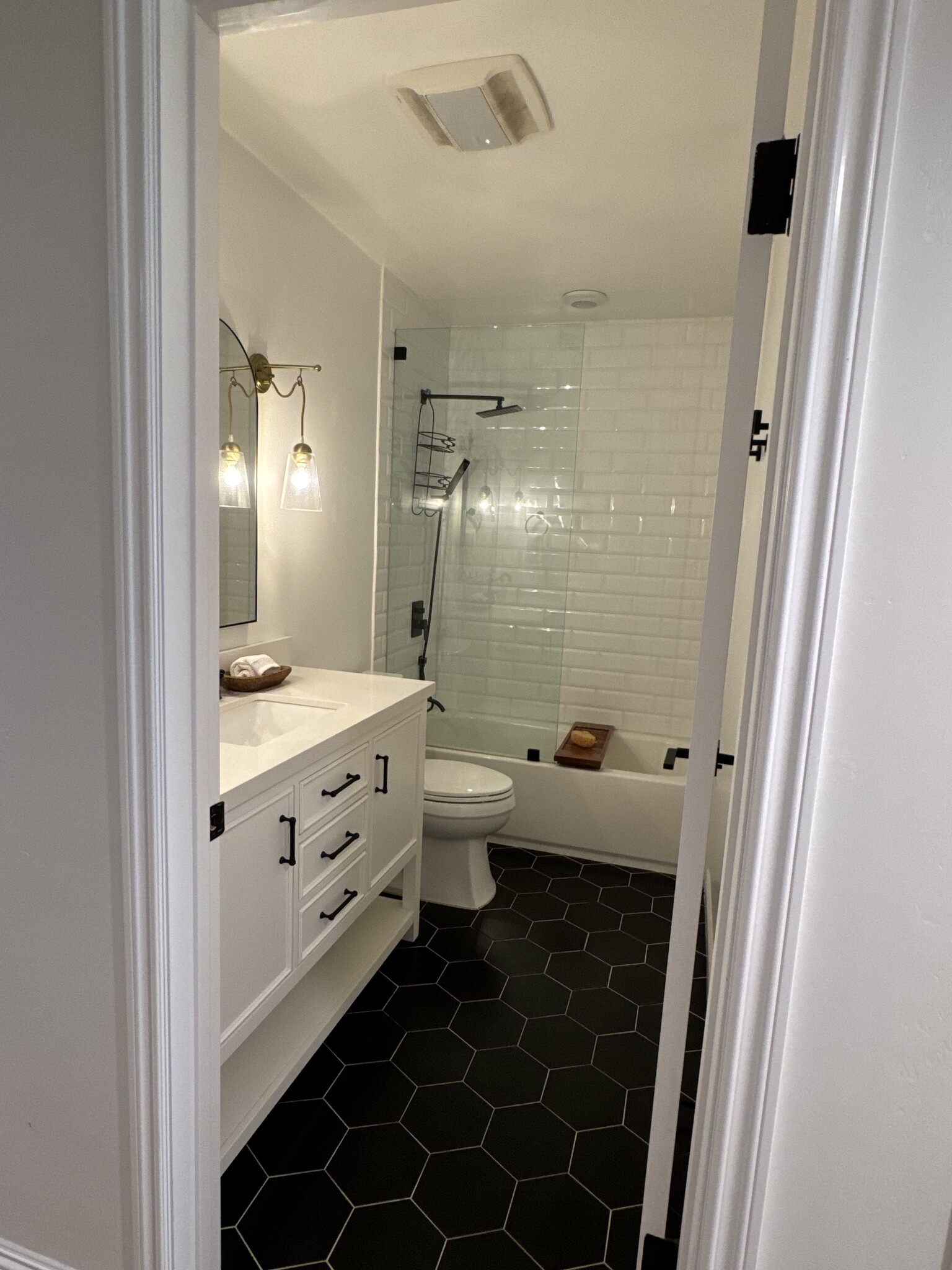 (Guest) Bathroom for renter - 33821 Violet Lantern St