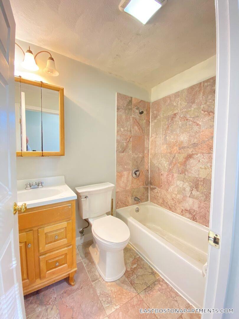 Building Photo - 329 Paris St