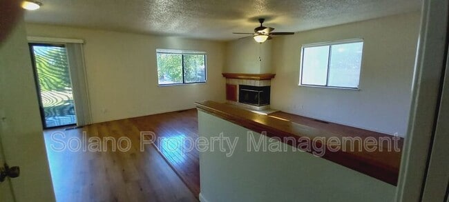 Building Photo - 3210 Mustang Cir