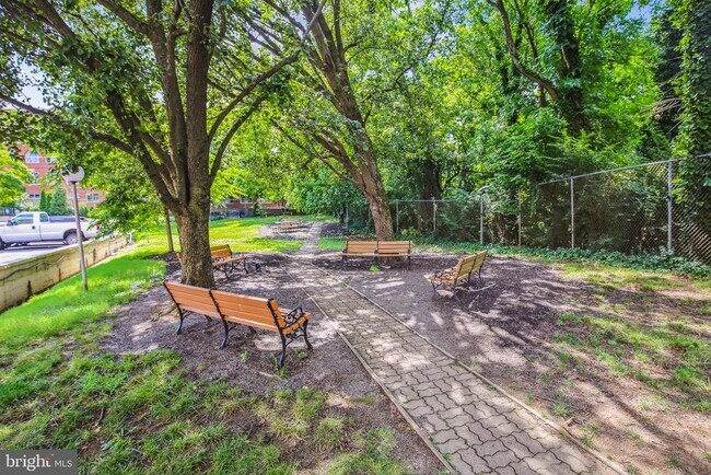 Building Photo - 501 Slaters Ln