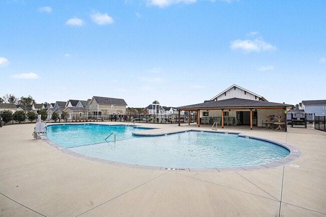 Building Photo - 3BR Like-New End-Unit Townhome – Wendell Falls