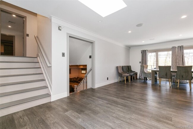 Building Photo - 22 Olive St