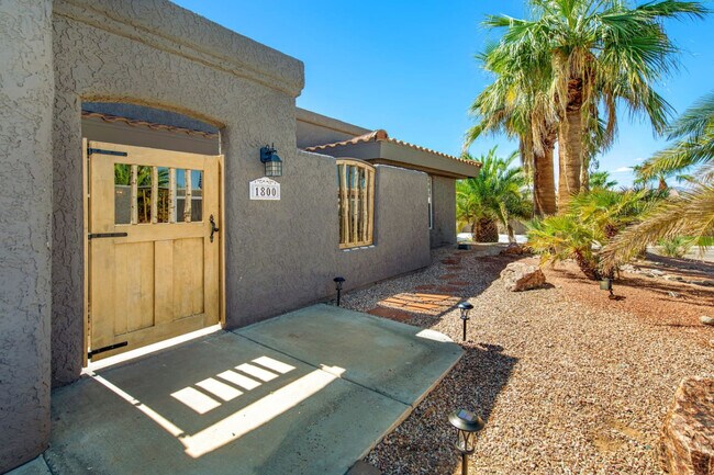 Building Photo - 1800 Burgundy Dr