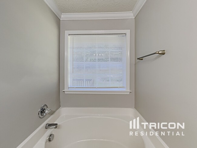 Building Photo - 108 MacBeth Cir