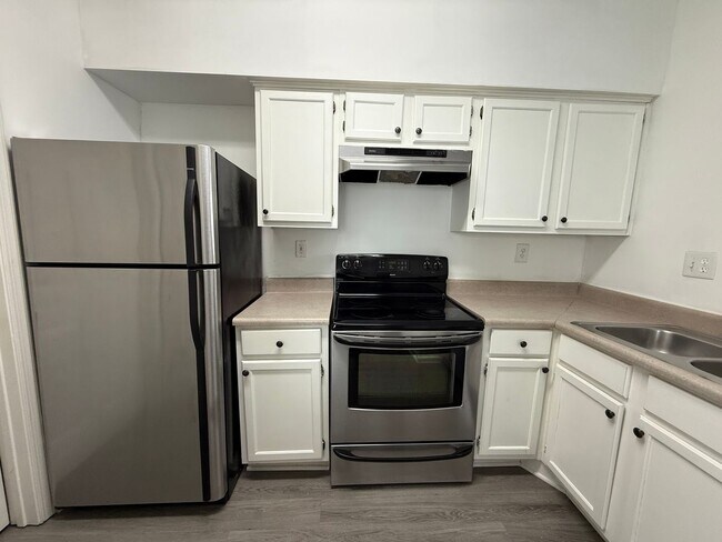 Building Photo - 925 Dorchester Pl