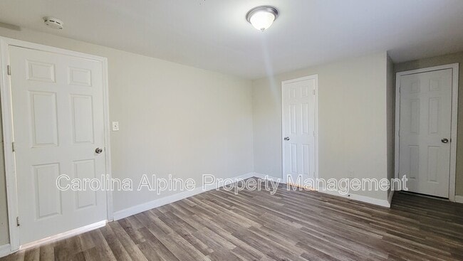 Building Photo - 104 Plum Tree Ln