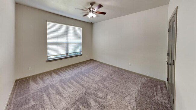 Building Photo - 6516 Bentley Dr