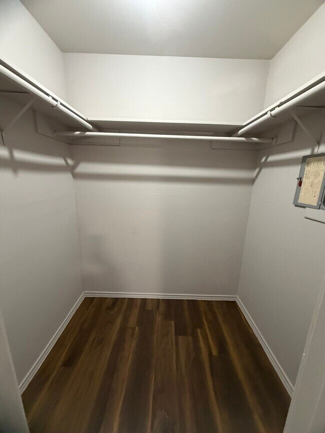 Building Photo - 10001 Westpark Dr