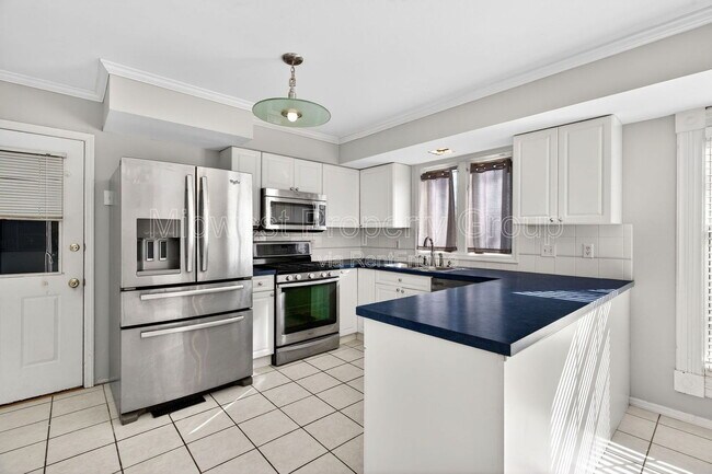 Building Photo - 3644 Vago Ln