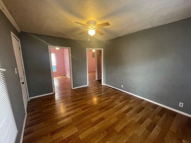 Building Photo - RENT-TO-OWN 3 Bedroom Home with Large Back...