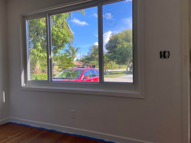 Building Photo - 515 N 7th St