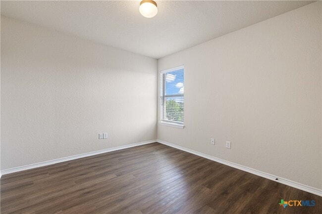 Building Photo - 290 Rosalie Dr