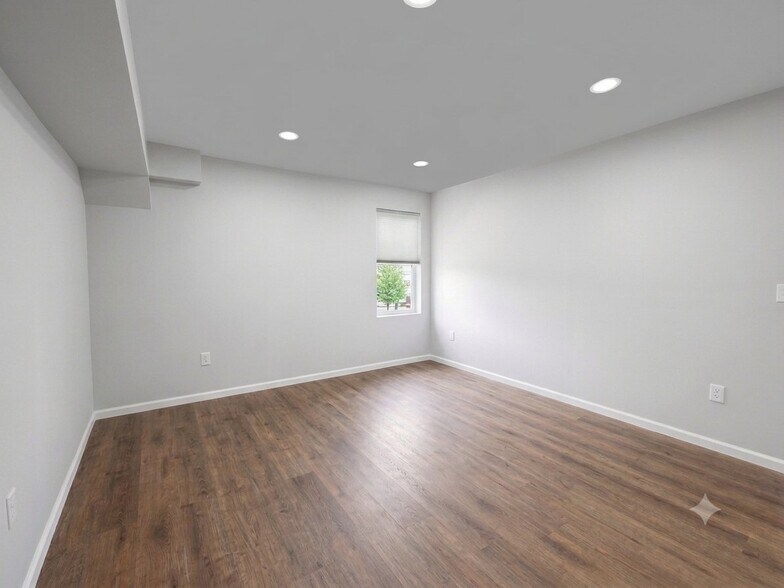 Building Photo - 2732 Reisterstown Rd
