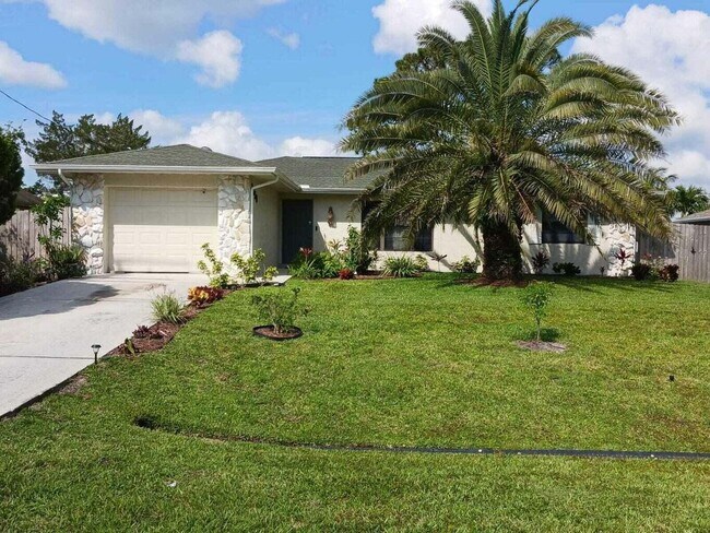 Primary Photo - 2450 SW Bayshore Blvd