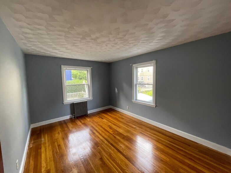 Bedroom 1 - 23 Thayer St