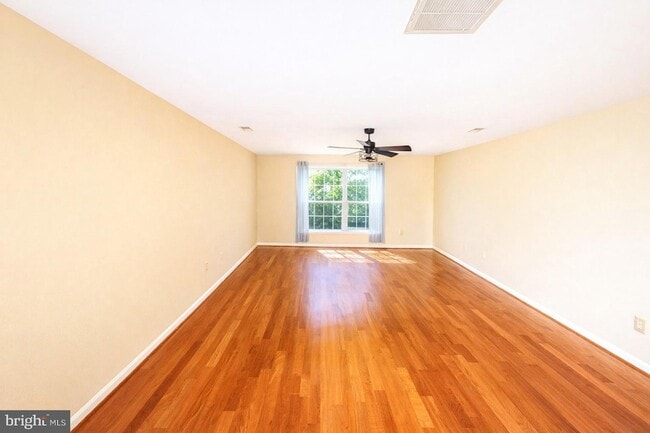 Building Photo - 16 Taber Ct