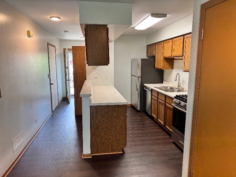 Building Photo - 1407 Oak Leaf Ln