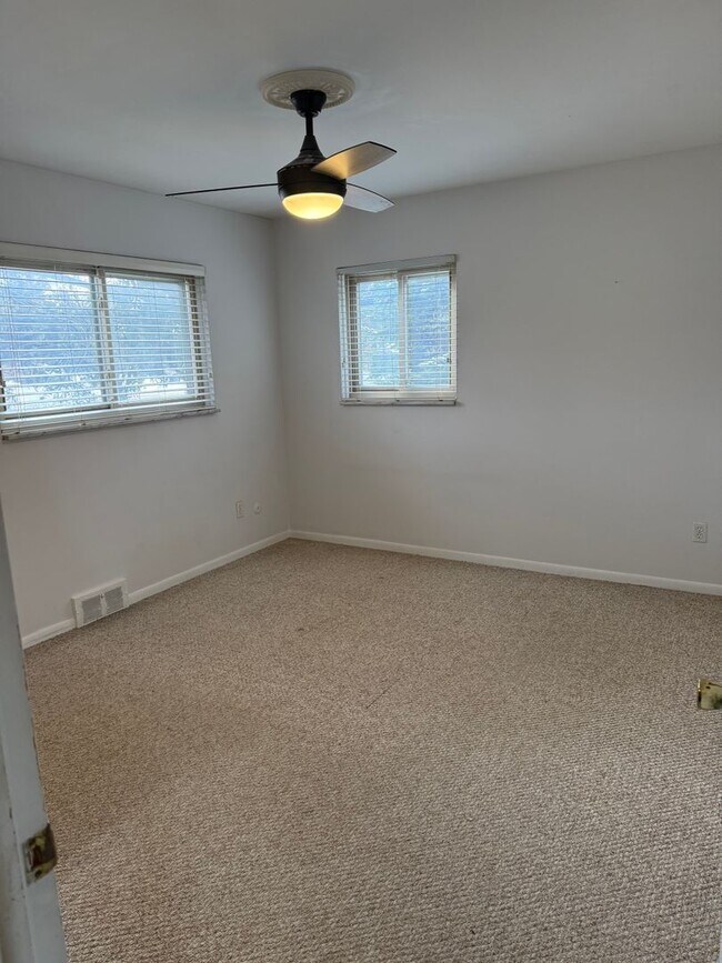 Building Photo - Derby