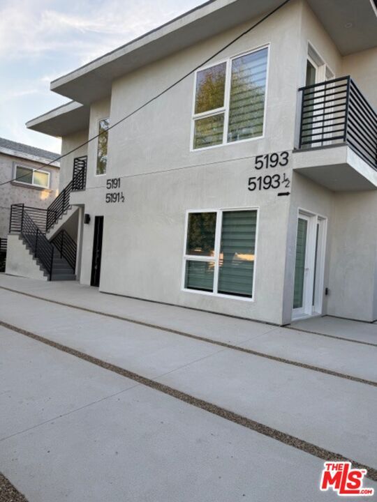 Building Photo - 5191-5191 Lindley Ave