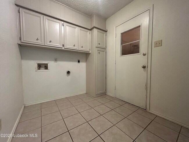 Building Photo - 5410 90th St