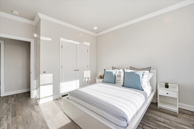 Building Photo - 3-5 Potter Pl