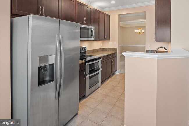 Building Photo - 2115 Ganton Green