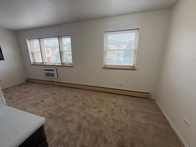 Building Photo - 3001 N Thatcher Ave