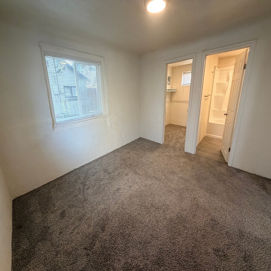 Building Photo - 1713 Aspen St