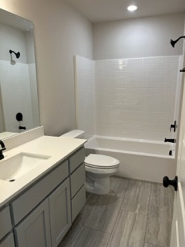 Building Photo - 12024 SW 10th-