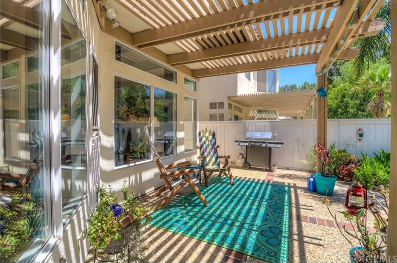 Building Photo - 933 S Lone Pine Ln