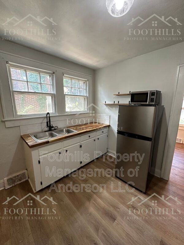Building Photo - 611 Bonham Ct