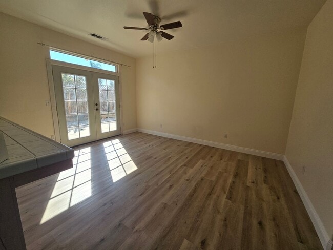 Building Photo - 4 BR + Flex 2 BA Available 9/15
