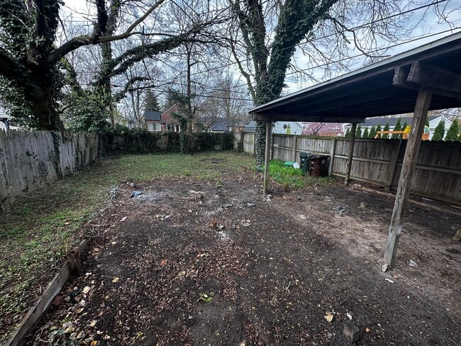 Building Photo - Great Home in Groose pointe $300 OFF MOVE ...