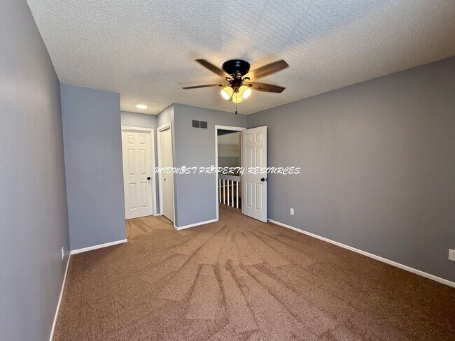 Building Photo - Charming 2bd 1.5 bath Duplex w/ Garage for Lease